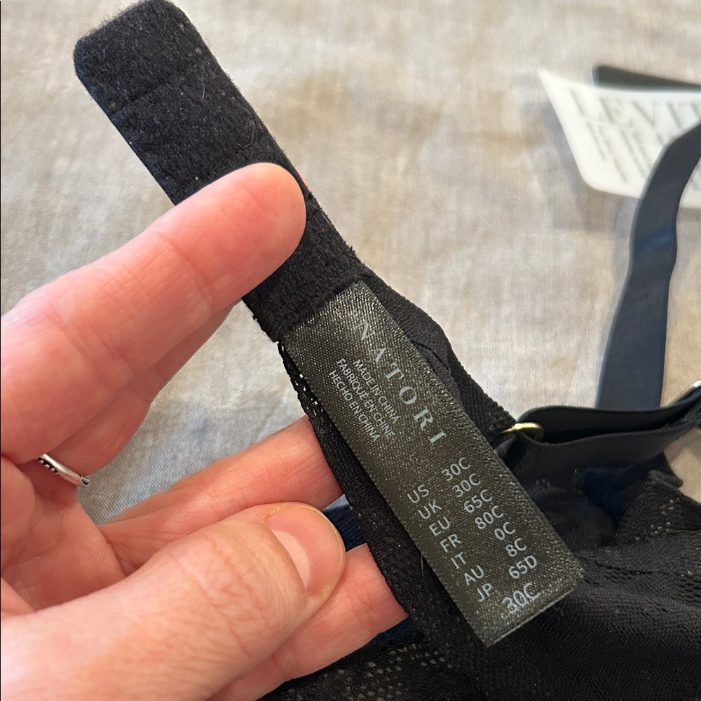 Natori Black and Light Pink Lace Bras 30C NWT - Picture 7 of 10